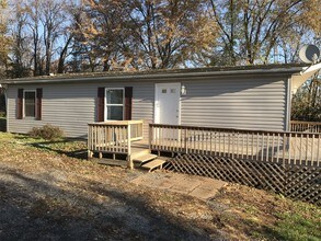 142 Pocahontas Dr in Inwood, WV - Building Photo - Building Photo