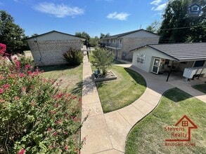 1502 NW Kingsbury Ave in Lawton, OK - Building Photo - Building Photo
