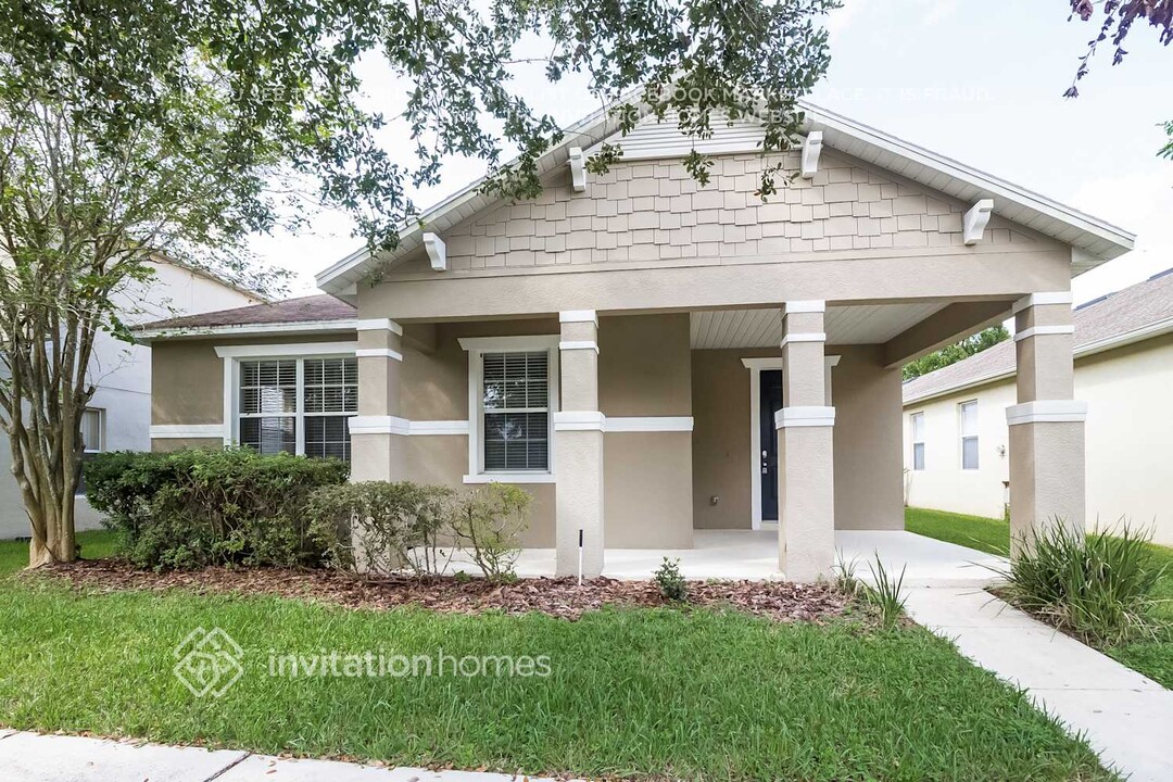 13851 Carolina Laurel Dr in Orlando, FL - Building Photo