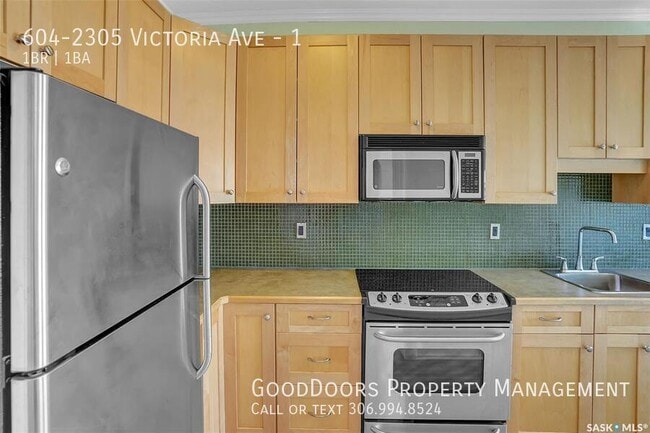 2305-2305 Victoria Ave in Regina, SK - Building Photo - Building Photo