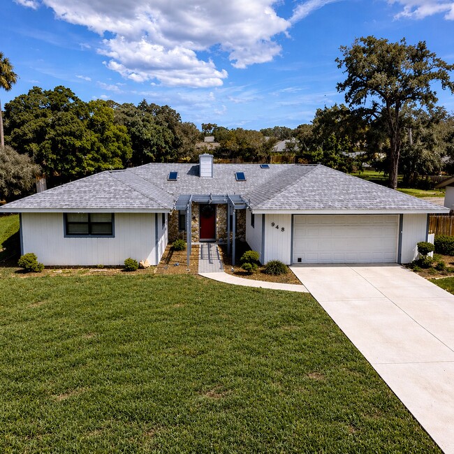 property at 945 Bramble Bush Cir W