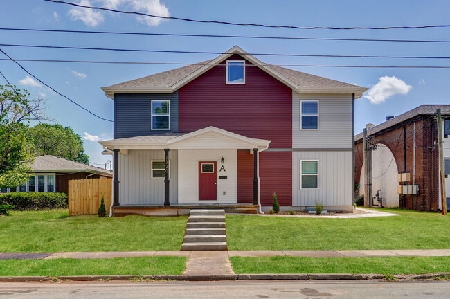 property at 1320 E Elm St