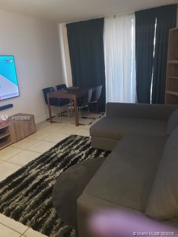 8145 NW 7th St-Unit -102 in Miami, FL - Building Photo - Building Photo