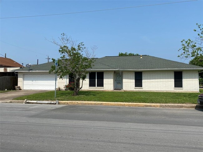 1318 55th St in Galveston, TX - Foto de edificio - Building Photo