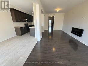 17 Hilts Dr in Richmond Hill, ON - Building Photo - Building Photo