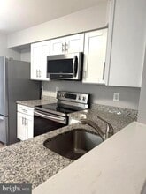 20 Dickens Square in Timonium, MD - Building Photo - Building Photo
