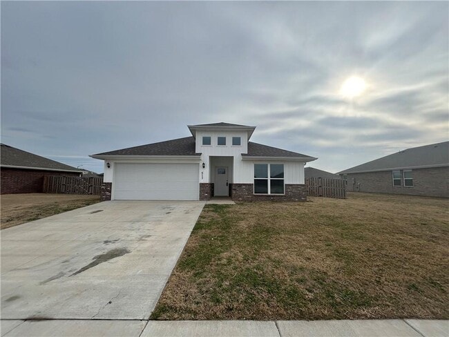 813 S Sparrow St in Siloam Springs, AR - Building Photo - Building Photo