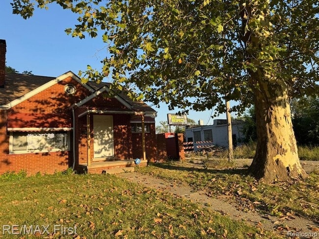 15318 Whitcomb in Detroit, MI - Building Photo - Building Photo