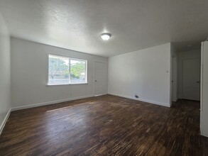 217 E 5th St in Rupert, ID - Building Photo - Building Photo
