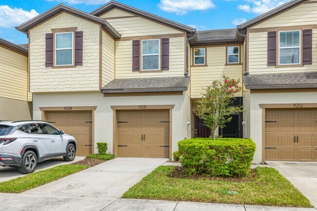 9210 Hillcroft Dr in Riverview, FL - Building Photo - Building Photo