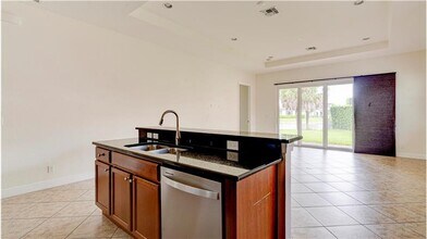 8343 NW 121st Way in Parkland, FL - Building Photo - Building Photo