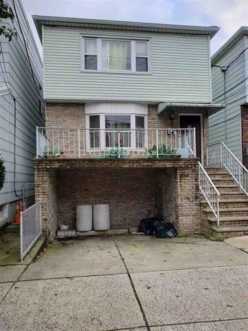 36 W 9th St in Bayonne, NJ - Building Photo - Building Photo
