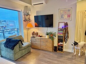 2407 W Eastwood Ave, Unit 304 in Chicago, IL - Building Photo - Building Photo