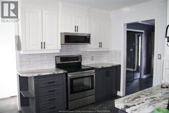 12737 Dillon Dr in Windsor, ON - Building Photo - Building Photo