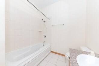 2539 N Southport Ave in Chicago, IL - Building Photo - Building Photo