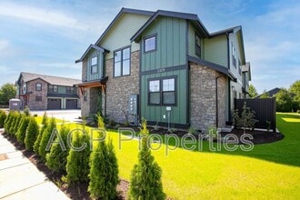 2205 DeJong Dr in Lynden, WA - Building Photo - Building Photo