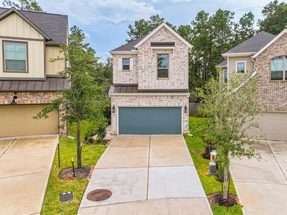 112 Red Cascade Trl in Willis, TX - Building Photo