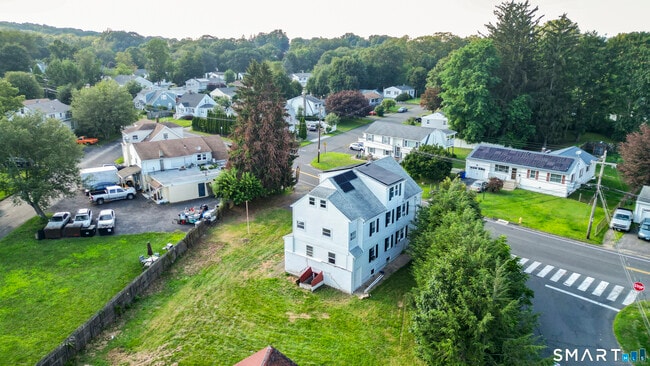 383 Davis St in Watertown, CT - Building Photo - Building Photo