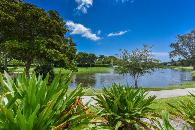 5359 Buckhead Cir in Boca Raton, FL - Foto de edificio - Building Photo