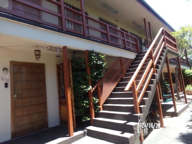 11618 Riverside Dr