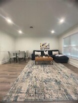 15 NE 16th St in Fort Lauderdale, FL - Building Photo