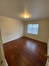 806 NW 53rd St in Seattle, WA - Building Photo - Building Photo