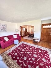 56 Highwood Ave in Southington, CT - Foto de edificio - Building Photo