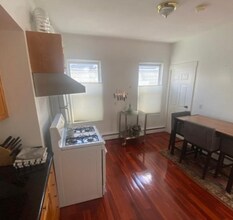 103 Sciarappa St, Unit 2 in Cambridge, MA - Building Photo - Building Photo