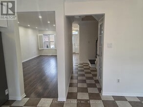 25 Fry Crescent in Bowmanville, ON - Building Photo - Building Photo