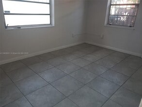 1370 NW 116th Terrace in Miami, FL - Building Photo - Building Photo