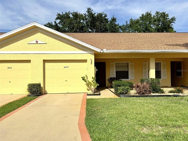 property at 3217 Queen Palms Ct