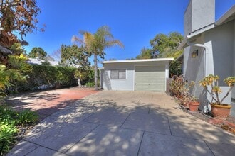 802 Kentia Ave in Santa Barbara, CA - Building Photo - Building Photo