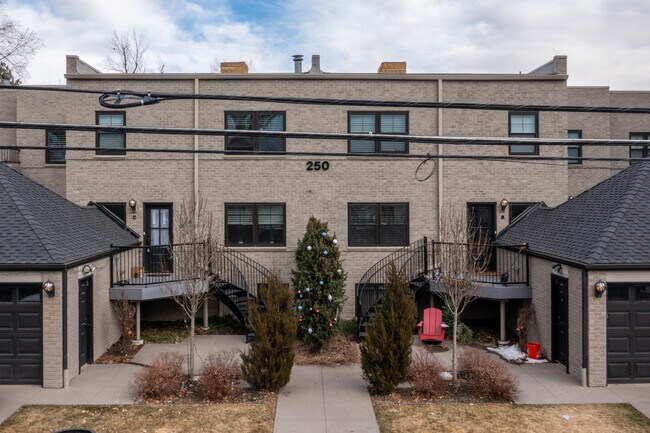 250 Harrison St in Denver, CO - Foto de edificio - Building Photo