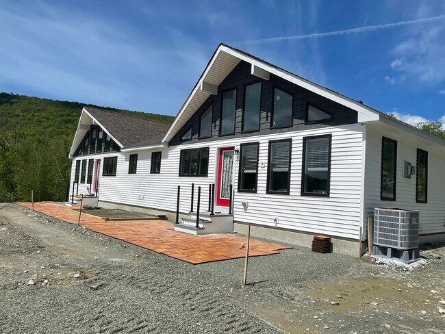 286 Kittle Rd in Hancock, MA - Building Photo - Building Photo