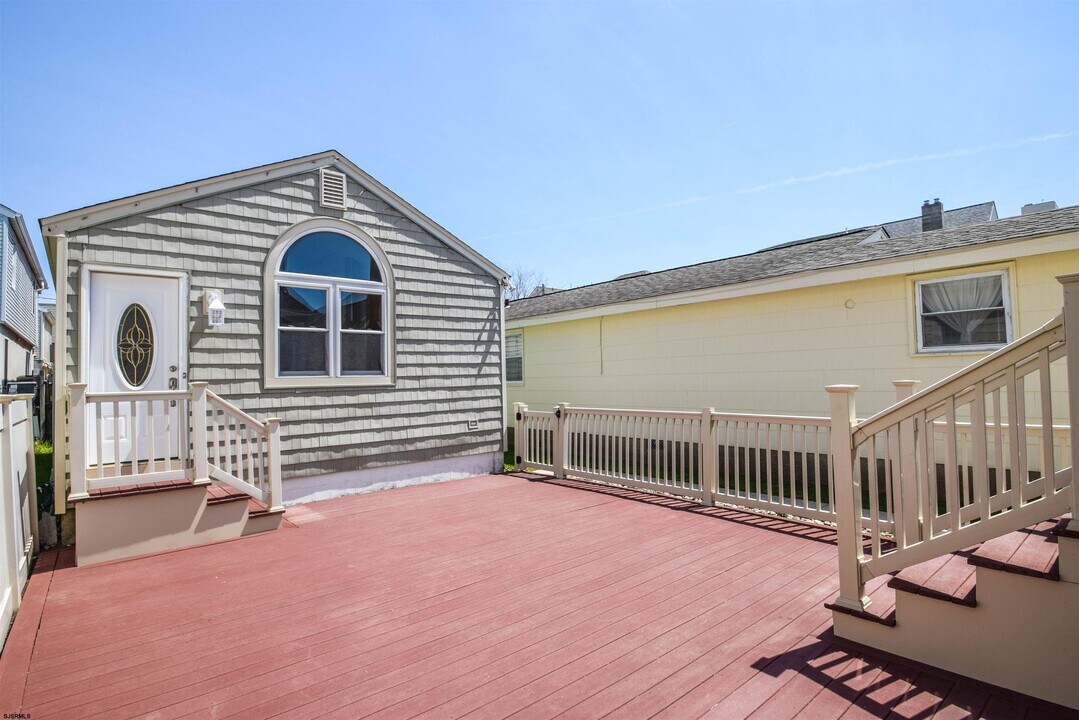 11 S Jefferson Ave in Margate City, NJ - Building Photo