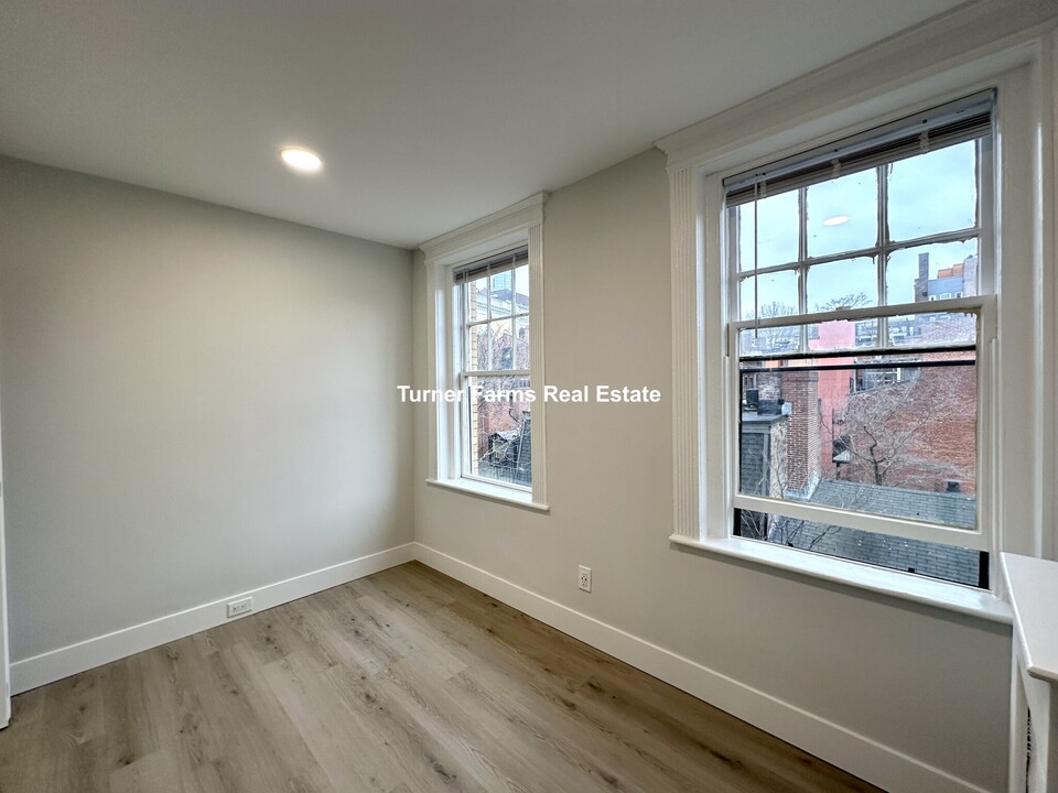 29 Myrtle St, Unit 9-9 in Boston, MA - Building Photo