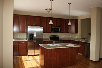 17157 72nd Ave N in Maple Grove, MN - Building Photo - Building Photo