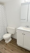 10836 N Kendall Dr in Miami, FL - Building Photo - Building Photo