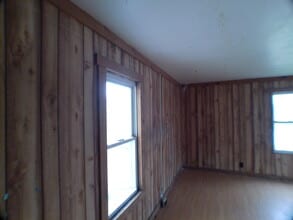 1035 E Main St in Reynoldsville, PA - Foto de edificio - Building Photo