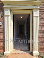 5227 Ridge Forest Dr in Stone Mountain, GA - Building Photo