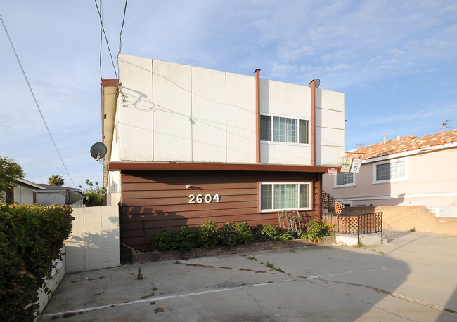 2604 Mathews Ave in Redondo Beach, CA - Building Photo - Building Photo