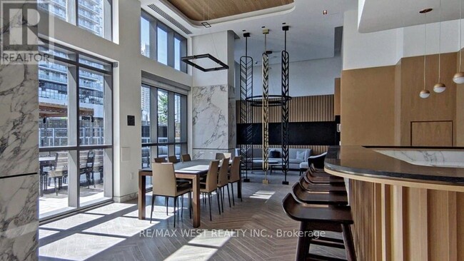 65 Annie Craig Dr in Toronto, ON - Building Photo - Building Photo