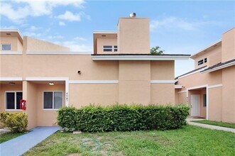 4087 Coral Springs Dr in Coral Springs, FL - Building Photo - Building Photo