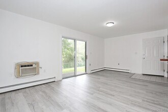 366 Concord Ln in Middletown, NY - Building Photo - Building Photo