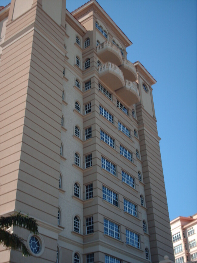 SARASOTA BAY CLUB I in Sarasota, FL - Foto de edificio - Building Photo