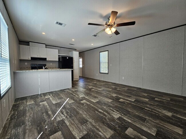 1053 Myakka Dr in North Fort Myers, FL - Building Photo - Building Photo