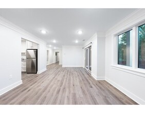 17 Hennery Wy-Unit -17B in Medfield, MA - Building Photo - Building Photo