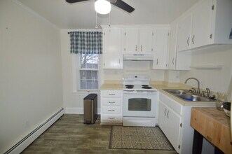 468 Spring St, Unit 2 in Newport, RI - Building Photo - Building Photo