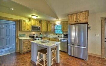 529 E 2nd St in Blue Ridge, GA - Building Photo - Building Photo