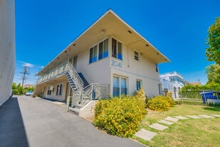 2041 W Martin Luther King Jr. Blvd in Los Angeles, CA - Building Photo